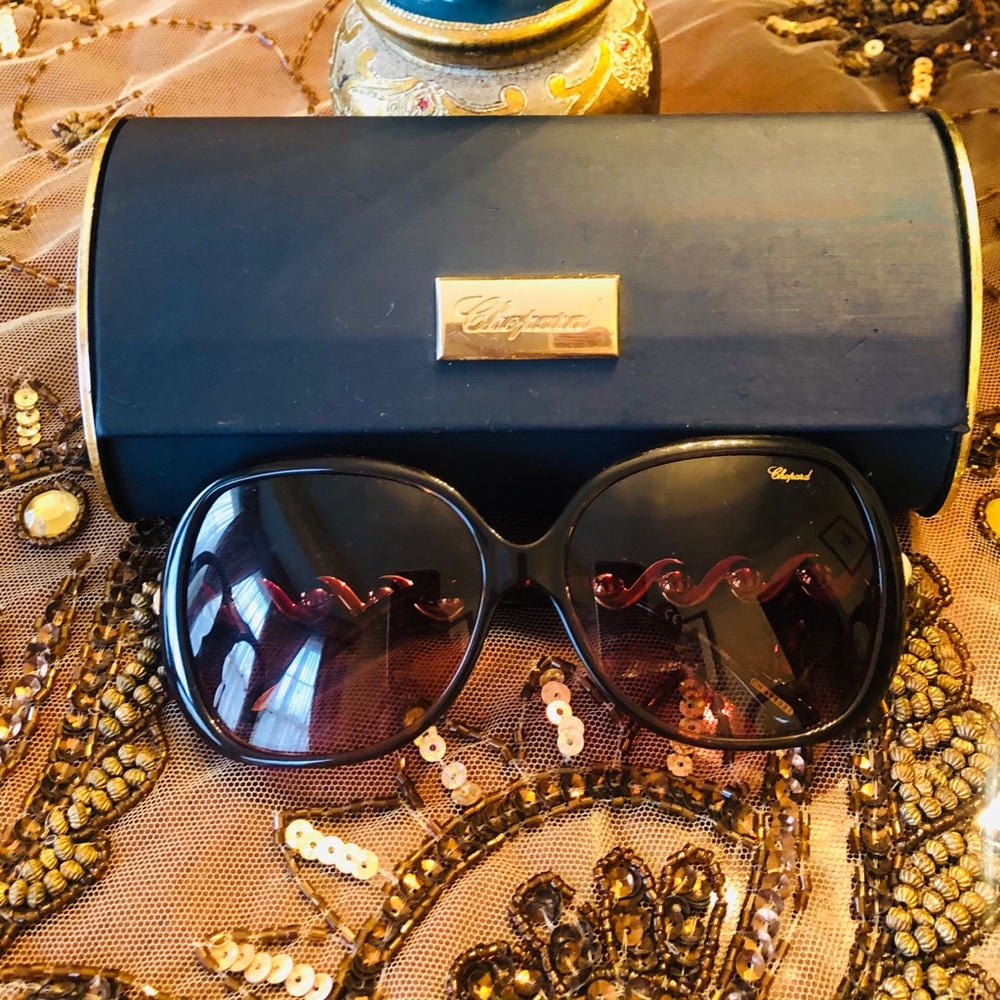 Chopard Swarovski crystals and pearl sunglasses.